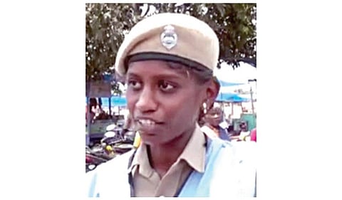 காவலர் கலா