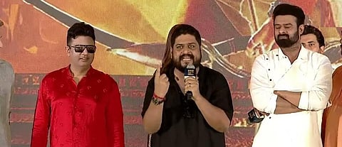 “அனுமனுக்காக ஒரு காலி இருக்கை ப்ளீஸ்...” - ‘ஆதிபுருஷ்’ இயக்குநர் கண்ணீர் மல்க கோரிக்கை