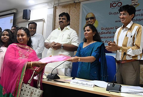 செல்ல பிராணிகளுக்கு ஆன்லைனில் உரிமம் பெறும் சேவை: மேயர் பிரியா தொடங்கிவைத்தார்