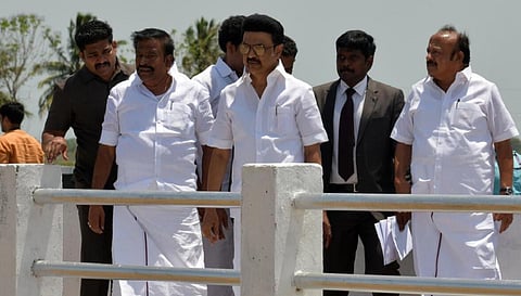 திருச்சி நந்தியாறு வடிகாலில் நடைபெற்று வரும் தூர்வாரும் பணிகளை முதல்வர் ஸ்டாலின் பார்வையிட்டார்.