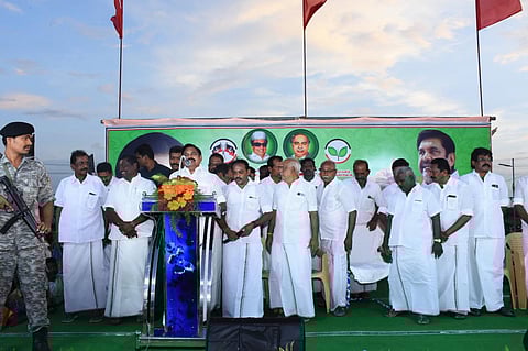 எடப்பாடி அடுத்த கல்லபாளையம் பிரிவு சாலையில் பகுதியில் கழக கொடியை ஏற்றி வைத்து, பொதுக்கூட்டத்தில் அதிமுக பொதுச்செயலாளர் எடப்பாடி பழனிசாமி பேசினார்.