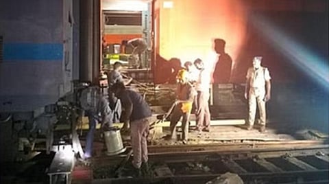 பேசின்பிரிட்ஜ் யார்டில் ஜனசதாப்தி ரயில் தடம் புரண்டது