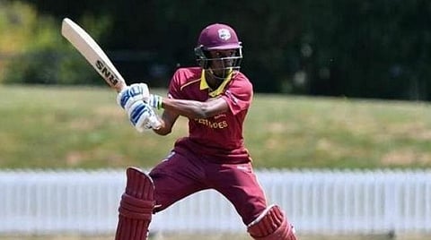 அறிமுகப் போட்டியில் அதிவேக அரைசதம்: அலிக் அத்தானாஸ் சாதனை