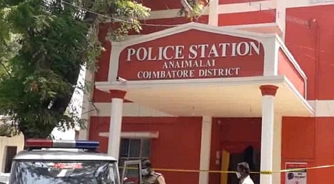 ரூ.2,000 நோட்டுகளை மாற்ற கமிஷன் தருவதாக கூறி கோவை நகை வியாபாரியிடம் ரூ.1.27 கோடி வழிப்பறி