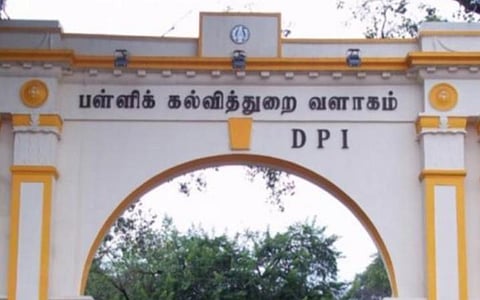 அரசுப் பள்ளிகளில் ஆசிரியர் காலி பணியிடங்களை எஸ்எம்சி மூலம் நிரப்ப அனுமதி