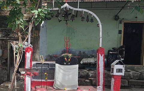 விருதுநகர் | மைல் கல்லை வழிபடும் விநோதம்!