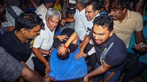 அரசியல் கட்சி தலைவர்கள் கண்டனம் - உள்நோக்கம் கொண்டது என விமர்சனம்