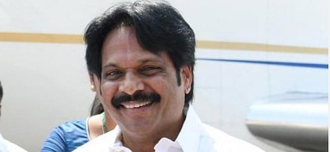 ஆந்திர ஆளும் கட்சி எம்.பி. மனைவி, மகன் கடத்தல்