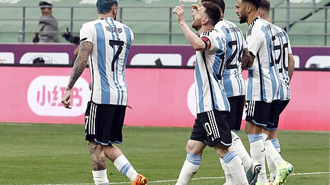 மெஸ்ஸி மற்றும் அர்ஜெண்டினா வீரர்கள்