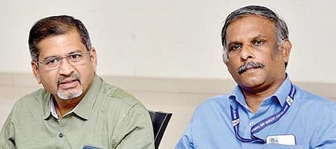 செய்தியாளர்களிடம் பேசிய ஐஆர்சிடிசி அதிகாரிகள் ரவிக்குமார், பாஷித்அகமது. படம் நா. தங்கரத்தினம்.