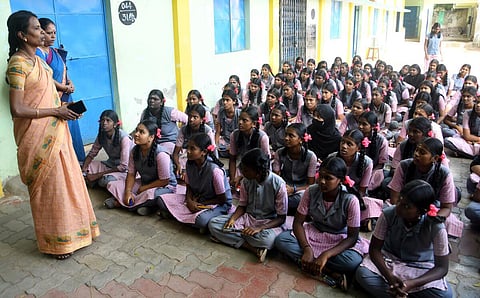 ராமநாதபுரம் மாவட்டத்தில் 64 அரசுப் பள்ளிகளில் தலைமையாசிரியர் பணியிடங்கள் காலி - கல்வித் தரம் குறித்து அச்சம்