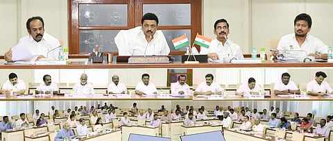 இலக்கு நிர்ணயித்த காலத்தில் திட்டங்களை செயல்படுத்துங்கள் - ஆய்வுக் கூட்டத்தில் முதல்வர் ஸ்டாலின் அறிவுறுத்தல்