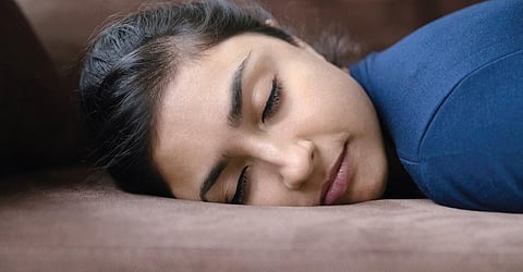 இரவுப் பொழுதைத் தூங்கிக் கழிப்போம்