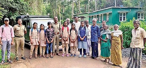 நீலகிரி பழங்குடியின குழந்தைகளின் கல்வியில் ஒளிவிளக்கேற்றிய வனத்துறை!