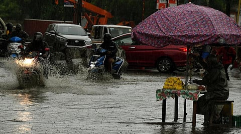 சென்னை, புறநகரில் கனமழை: வாகன ஓட்டிகள் அவதி; மழை நீடிக்க வாய்ப்பு