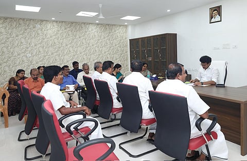 ஆசிரியர் சங்க பிரதிநிதிகளுடன் அமைச்சர் அன்பில் மகேஸ் சந்திப்பு - கோரிக்கைகள் மீது நடவடிக்கை எடுப்பதாக உறுதி