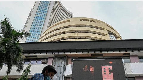 ஏற்ற இறக்கமின்றி நிறைவடைந்த பங்குச்சந்தை