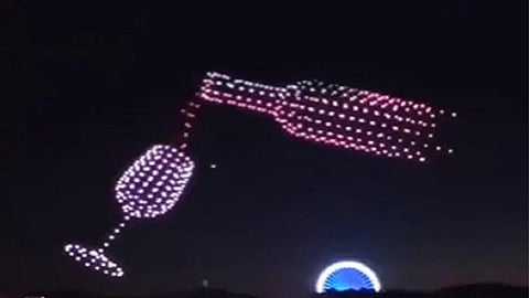 ட்ரோன்களின் அணிவகுப்பு