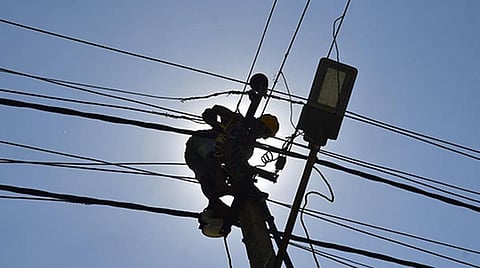 அடுத்த ஆண்டு கோடை காலத்துக்கு முன்பாக 50% மின் கேபிள்கள் புதிதாக மாற்ற முடிவு