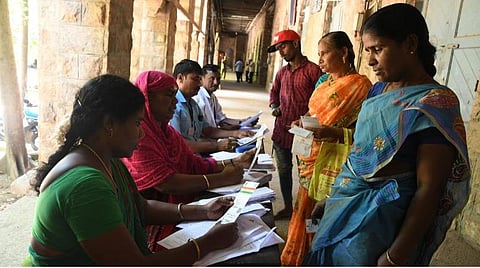 தமிழகத்தில் அக்டோபர் 17 முதல் 30 வரை வாக்காளர் பட்டியல் திருத்த பணி