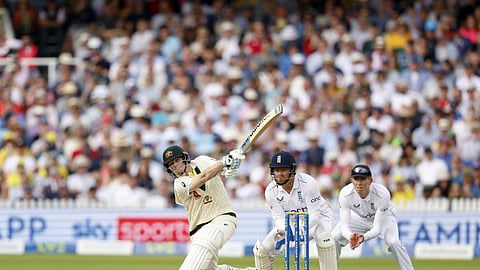 களத்தில் ஸ்மித்