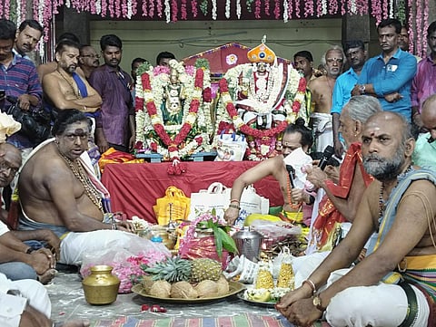 மணக்கோலத்தில் புனிதவதி அம்மையார்