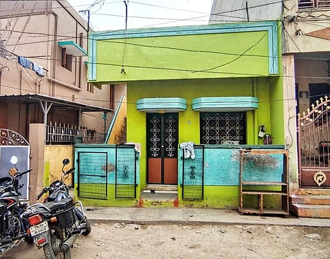 மதுரை | ரசாயன பொறியாளர் வீட்டில் வெடித்தது நாட்டு வெடிகுண்டா?- போலீஸ் விசாரணை