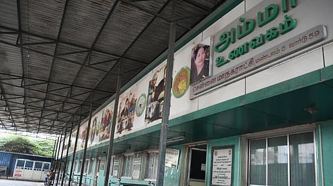 கடந்த நிதியாண்டில் ரூ.82 கோடி நஷ்டம் ஏற்பட்டபோதிலும் அம்மா உணவகங்கள் தொடர்ந்து செயல்படுகின்றன: துணை மேயர் மகேஷ்குமார் தகவல்