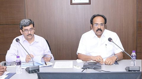 கனமழை பெய்யும் இடங்களில் மின்தடை ஏற்படாமல் தடுக்க முன்னெச்சரிக்கை அவசியம் - பொறியாளர்களுக்கு அமைச்சர் உத்தரவு