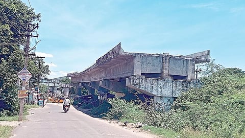 செவ்வாப்பேட்டை ரோடு பகுதியில் ஸ்லோமோஷனில் ரயில்வே மேம்பால பணி: 11 ஆண்டு கால இழுபறி முடிவுக்கு வருவது எப்போது?