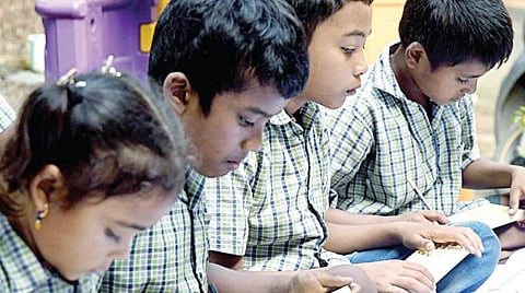 குழந்தைகளை தன்னம்பிக்கையோடு வாசிக்க வைப்பது எப்படி? - இல்லம் தேடி தன்னார்வலர்களுக்கு பயிற்சி