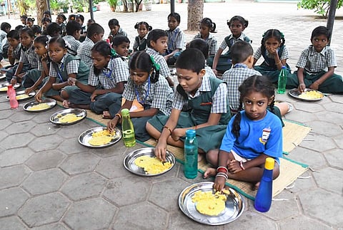 31,008 பள்ளிகளுக்கு காலை உணவுத் திட்டம் விரிவாக்கம்: ரூ.404 கோடி நிதி ஒதுக்கி அரசாணை