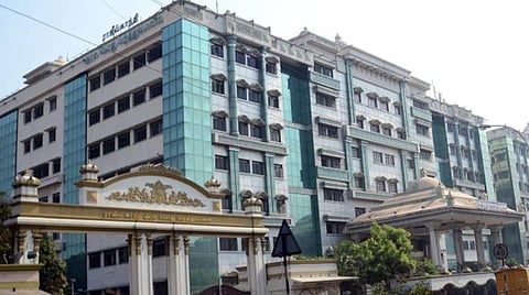 வலது கை அகற்றப்பட்ட விவகாரம்: குழந்தையின் பெற்றோரிடம் மருத்துவக் குழு விசாரணை