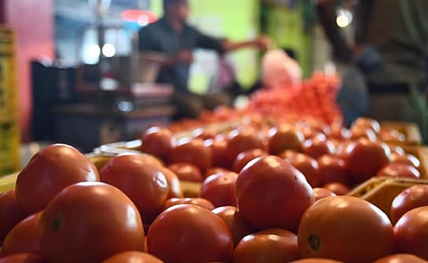 சென்னையில் 82 ரேஷன் கடைகளில் தக்காளி விற்பனை தொடங்கியது: குறைந்த அளவே வந்ததால் மக்கள் ஏமாற்றம்