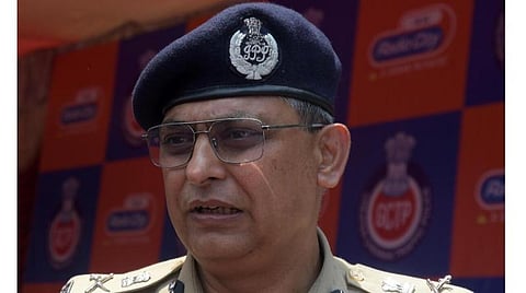 திங்கள் முதல் வெள்ளி வரை பொதுமக்கள் புகார் அளிக்கலாம்: டிஜிபி சங்கர் ஜிவால் அறிவிப்பு