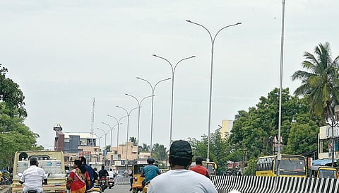 தாம்பரம் | அகரம்தென் சாலையில் ஒளிராத மின்விளக்கு