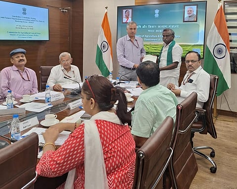 வேளாண் பொருட்கள் விலை வீழ்ச்சிக்கு தீர்வு காண்க: டெல்லி கூட்டத்தில் பி.ஆர்.பாண்டியன் வலியுறுத்தல்