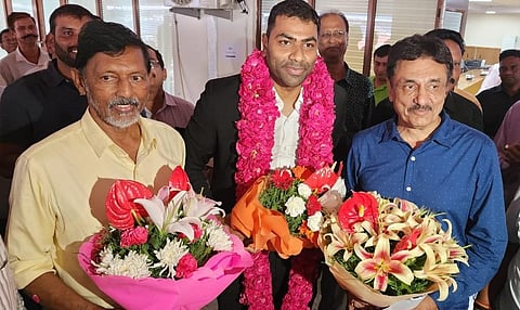 இந்திய கூடைப்பந்து சம்மேளனத்தின் தலைவராக தமிழகத்தை சேர்ந்த ஆதவ் அர்ஜுனா (நடுவில் இருப்பவர்) தேர்வு