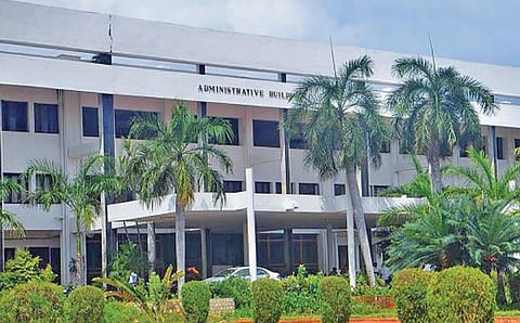 தரவரிசையில் கடும் சரிவில் புதுச்சேரி உயர்கல்வி நிறுவனங்கள் - ஆளுநர், முதல்வர் கண்டுகொள்வார்களா?