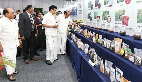 கண்காட்சியை திறந்து வைத்த முதல்வர்