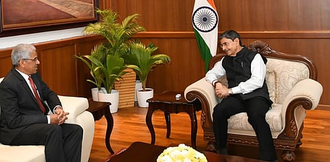 ஆளுநர், தலைமை செயலாளர் சந்திப்பு