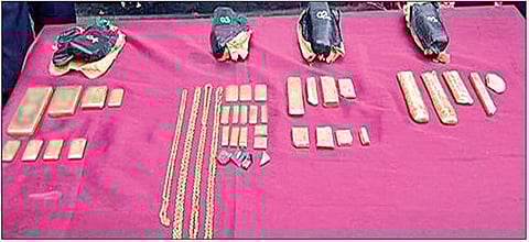 பறிமுதல் செய்யப்பட்ட தங்கம்.