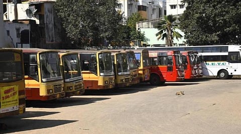 ஓட்டுநர் உரிமம், வாகனம் சார்ந்த 31 முக்கிய சேவைகளை இணையவழியில் பெறலாம்: போக்குவரத்துத் துறை அறிவிப்பு