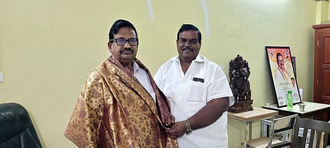 கேஎஸ் அழகிரியுடன் செங்கம் ஜி.குமார்