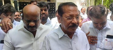 அமைச்சர் பொன்முடி இல்லத்தின் வெளியே ஆர்.எஸ்.பாரதி