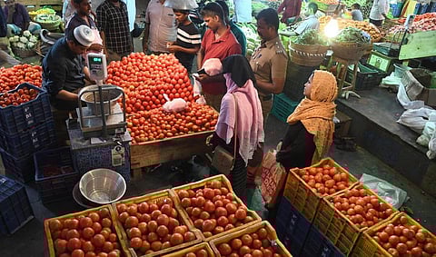 தக்காளி விலை மீண்டும் உயர்வு: கோயம்பேட்டில் கிலோ ரூ.120-க்கு விற்பனை