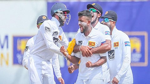 SL vs PAK டெஸ்ட் போட்டி: பாக். அணி போராட்டம்