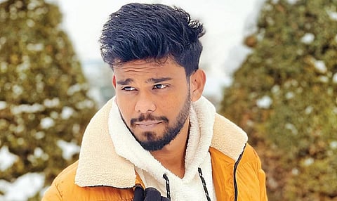 வர்த்தகத்தில் கோடிகள் அள்ளும் மருத்துவ மாணவர்!