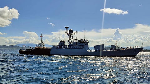 வியட்நாம் கடற்படைக்கு பரிசாக வழங்கப்பட்ட ஐஎன்எஸ் கிர்பான் போர்க்கப்பல்.