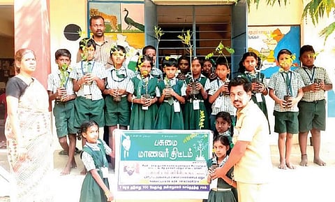 கோடி மரக்கன்றுகள் நடுவதற்கு குறி - ராமநாதபுரம் ஆட்டோ ஓட்டுநரின் தீராத ஆசை